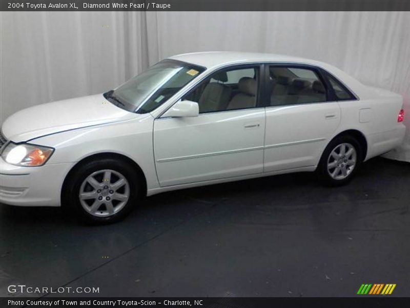 Diamond White Pearl / Taupe 2004 Toyota Avalon XL