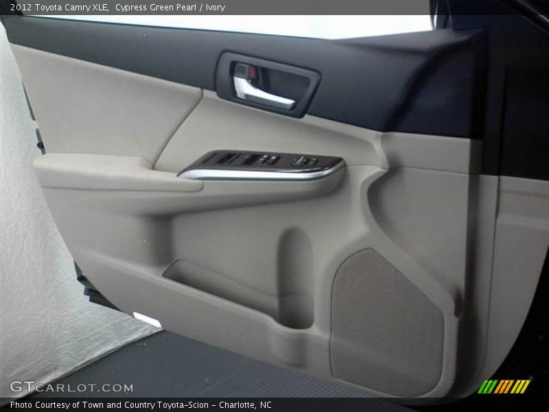 Cypress Green Pearl / Ivory 2012 Toyota Camry XLE