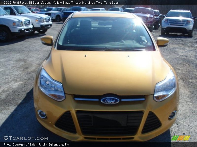 Yellow Blaze Tricoat Metallic / Two-Tone Sport 2012 Ford Focus SE Sport Sedan