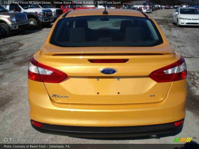 Yellow Blaze Tricoat Metallic / Two-Tone Sport 2012 Ford Focus SE Sport Sedan