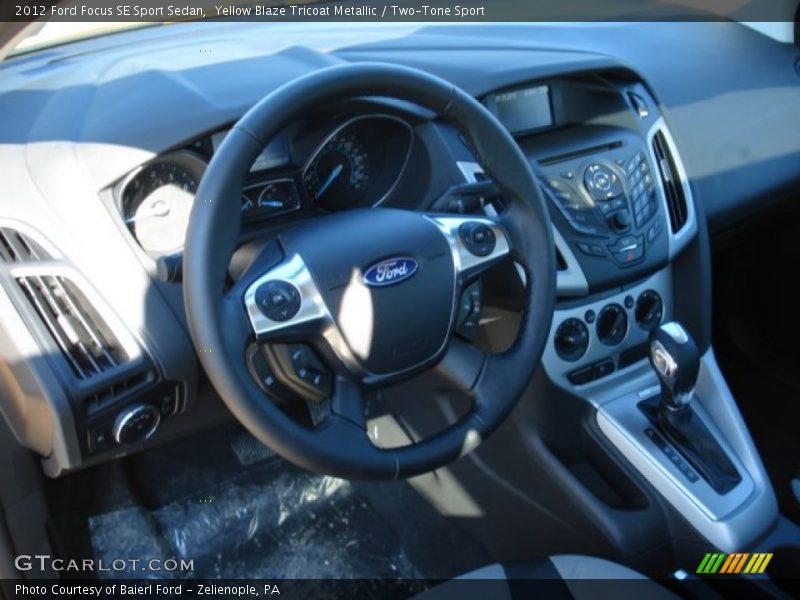 Yellow Blaze Tricoat Metallic / Two-Tone Sport 2012 Ford Focus SE Sport Sedan