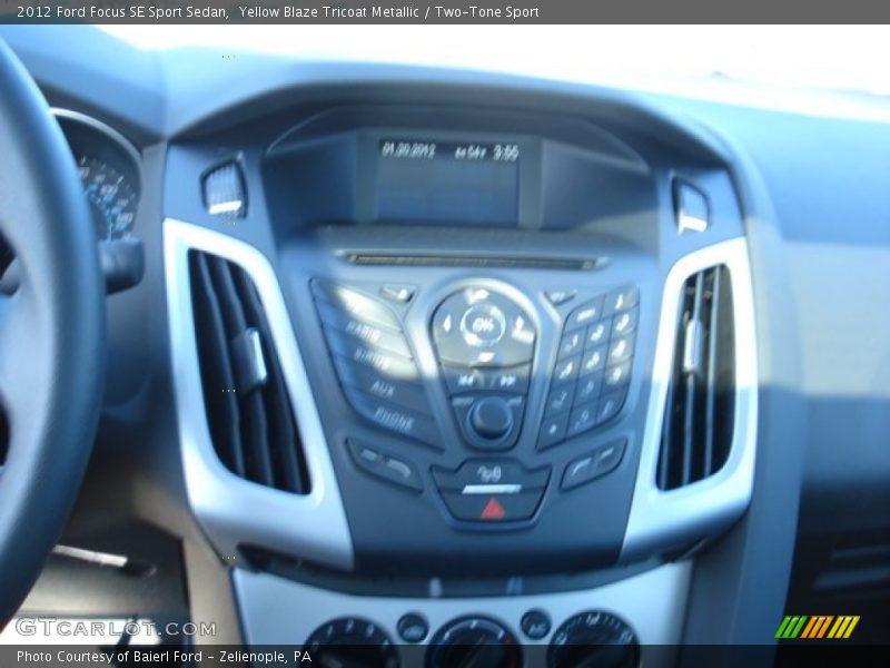 Yellow Blaze Tricoat Metallic / Two-Tone Sport 2012 Ford Focus SE Sport Sedan