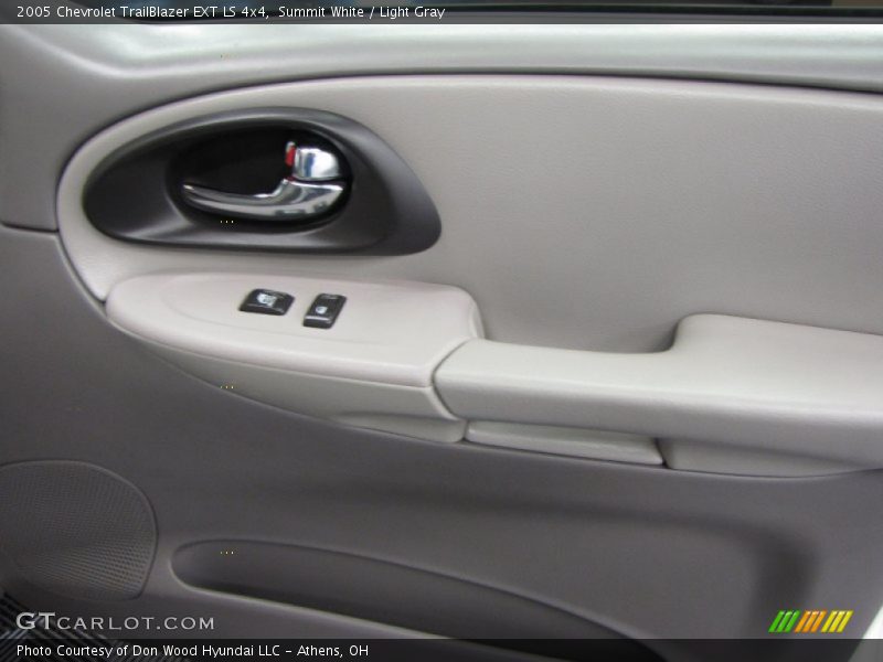 Summit White / Light Gray 2005 Chevrolet TrailBlazer EXT LS 4x4