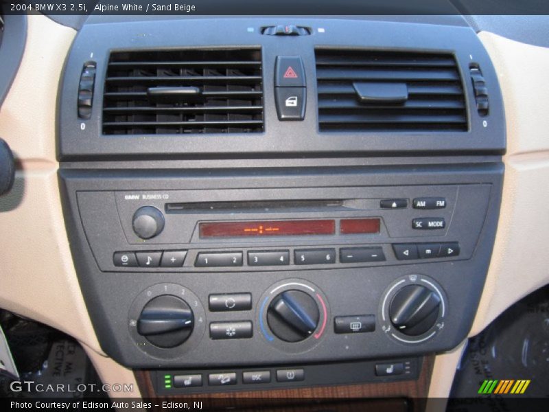Alpine White / Sand Beige 2004 BMW X3 2.5i