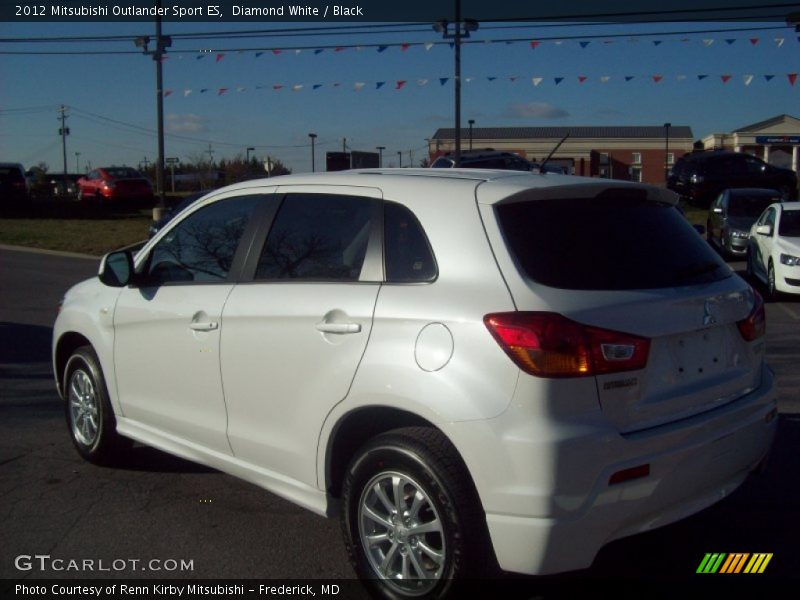 Diamond White / Black 2012 Mitsubishi Outlander Sport ES