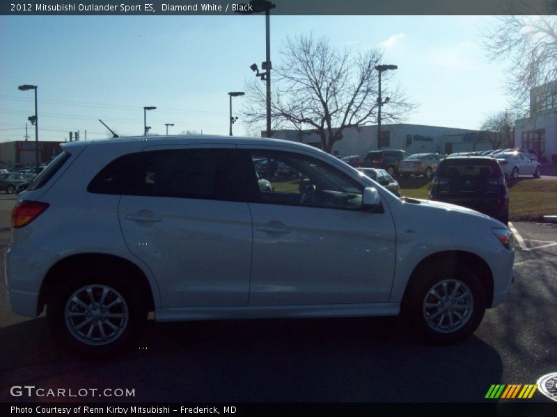 Diamond White / Black 2012 Mitsubishi Outlander Sport ES