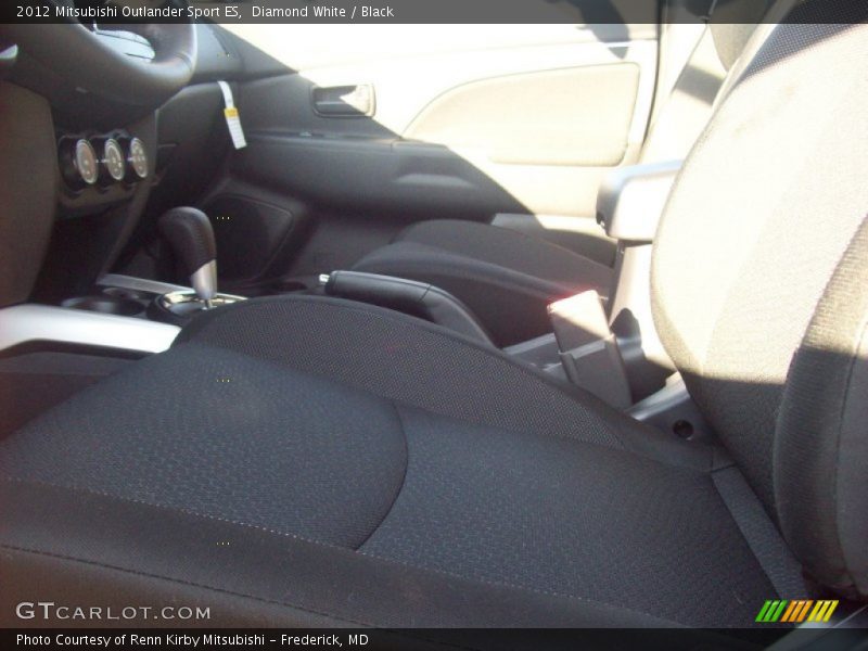 Diamond White / Black 2012 Mitsubishi Outlander Sport ES