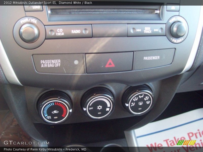 Diamond White / Black 2012 Mitsubishi Outlander Sport ES