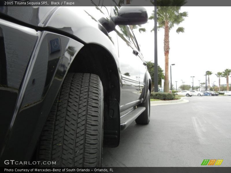 Black / Taupe 2005 Toyota Sequoia SR5