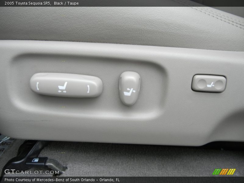Black / Taupe 2005 Toyota Sequoia SR5