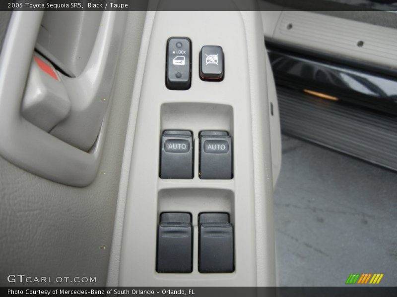 Black / Taupe 2005 Toyota Sequoia SR5