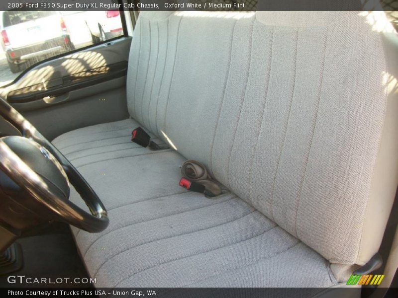 Oxford White / Medium Flint 2005 Ford F350 Super Duty XL Regular Cab Chassis