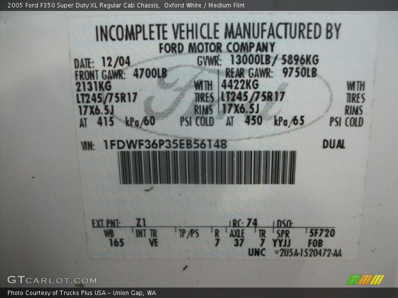 Oxford White / Medium Flint 2005 Ford F350 Super Duty XL Regular Cab Chassis