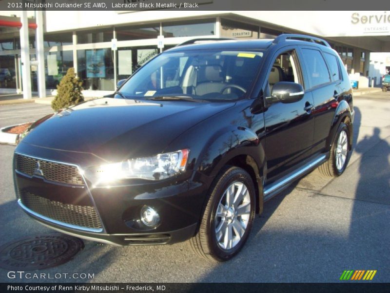 Labrador Black Metallic / Black 2012 Mitsubishi Outlander SE AWD