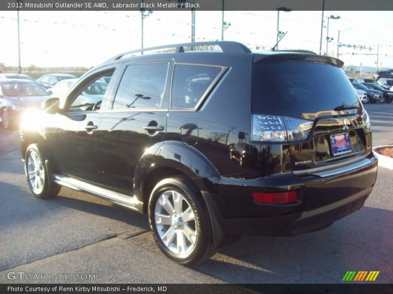 Labrador Black Metallic / Black 2012 Mitsubishi Outlander SE AWD