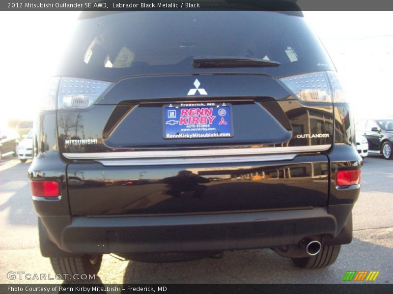 Labrador Black Metallic / Black 2012 Mitsubishi Outlander SE AWD