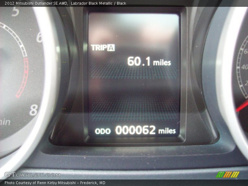 Labrador Black Metallic / Black 2012 Mitsubishi Outlander SE AWD
