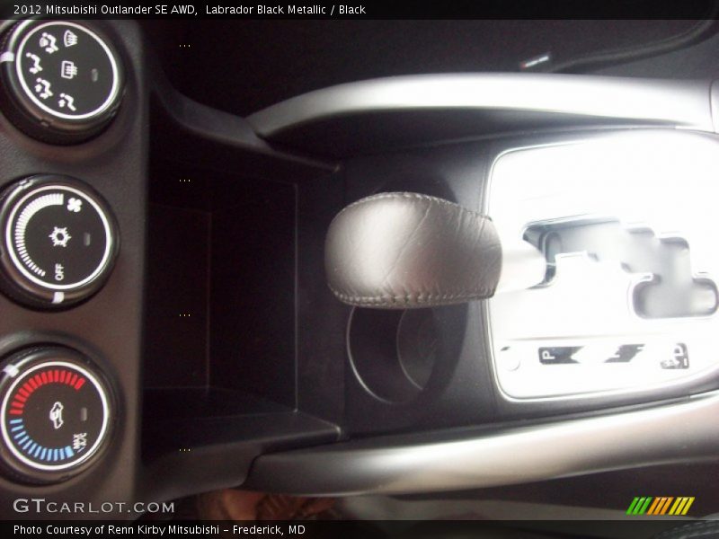 Labrador Black Metallic / Black 2012 Mitsubishi Outlander SE AWD