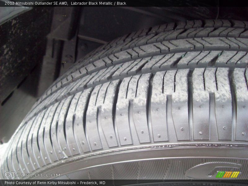 Labrador Black Metallic / Black 2012 Mitsubishi Outlander SE AWD
