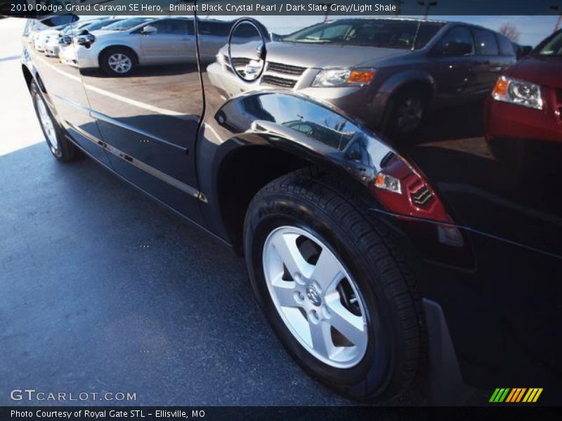 Brilliant Black Crystal Pearl / Dark Slate Gray/Light Shale 2010 Dodge Grand Caravan SE Hero