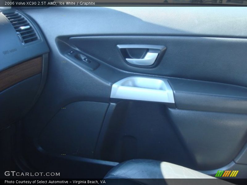 Ice White / Graphite 2006 Volvo XC90 2.5T AWD