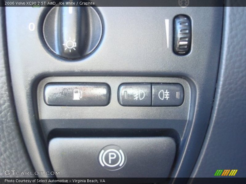Ice White / Graphite 2006 Volvo XC90 2.5T AWD