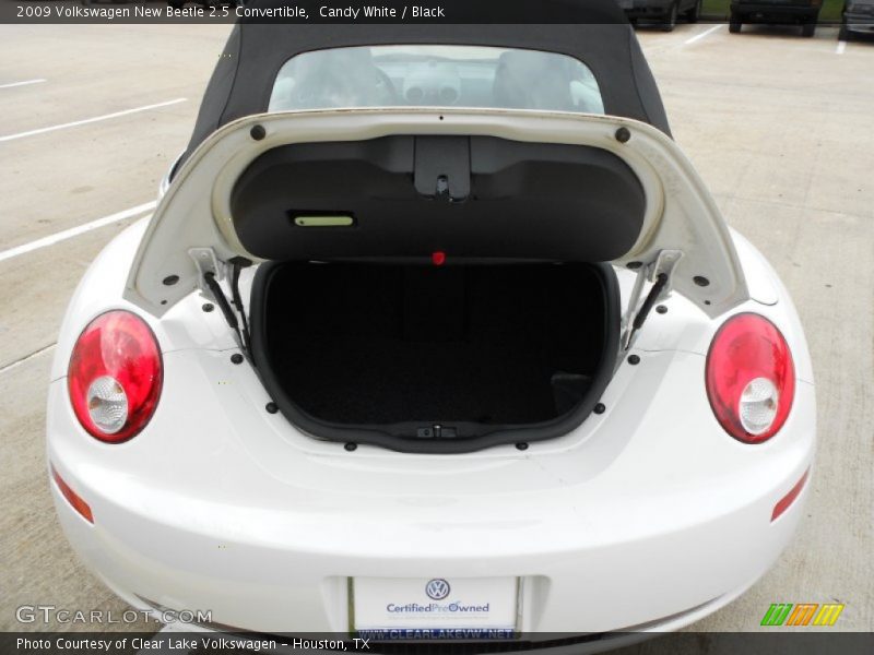 Candy White / Black 2009 Volkswagen New Beetle 2.5 Convertible