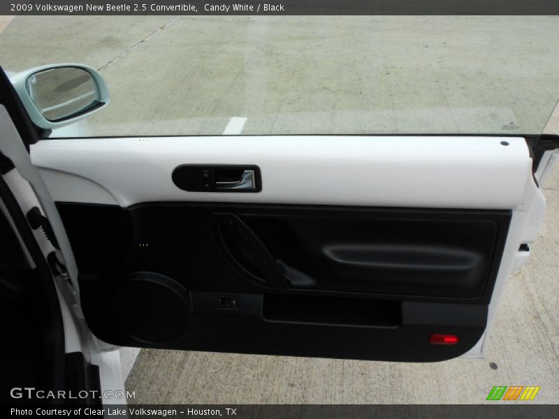 Candy White / Black 2009 Volkswagen New Beetle 2.5 Convertible