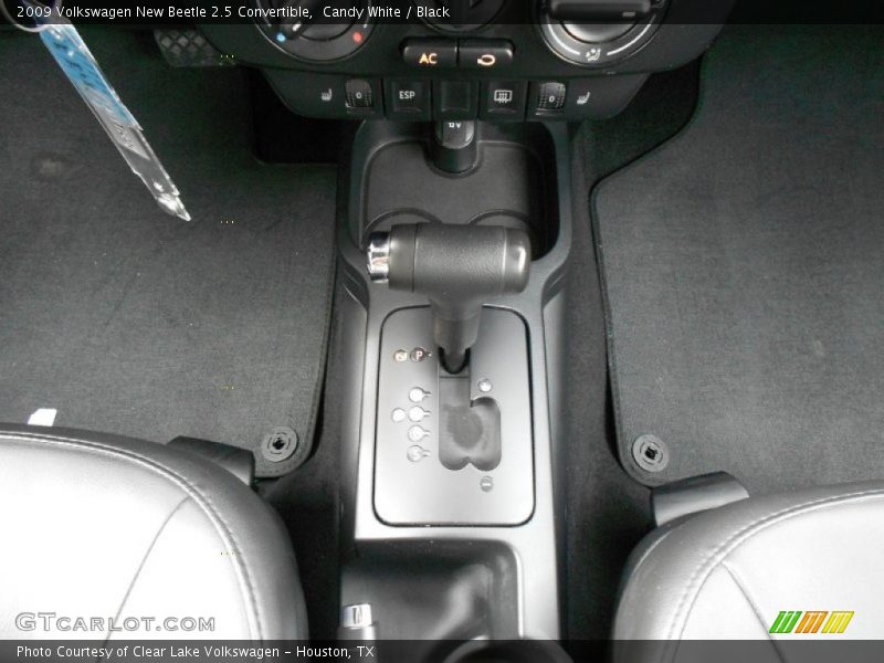 Candy White / Black 2009 Volkswagen New Beetle 2.5 Convertible