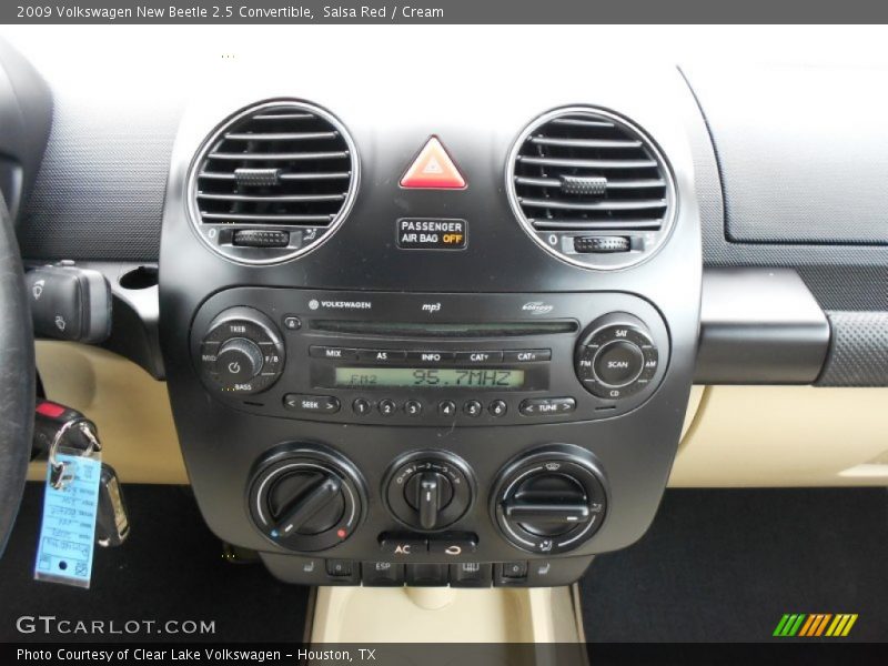 Salsa Red / Cream 2009 Volkswagen New Beetle 2.5 Convertible
