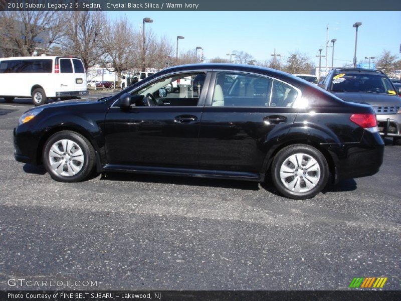 Crystal Black Silica / Warm Ivory 2010 Subaru Legacy 2.5i Sedan
