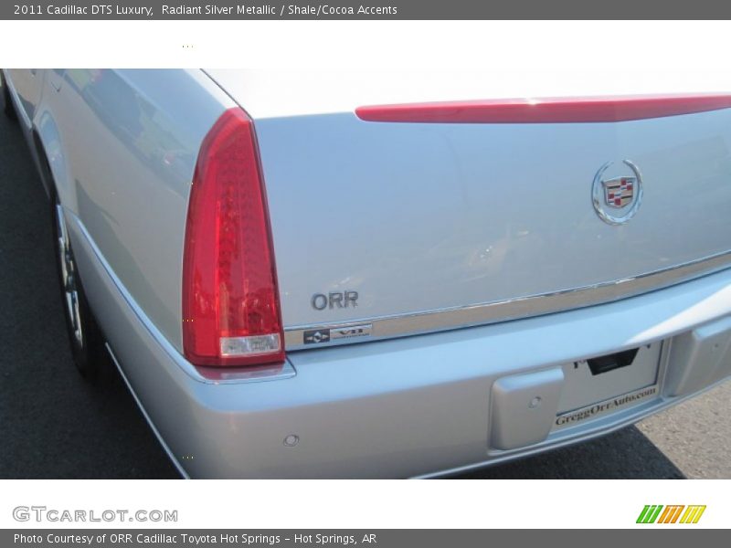 Radiant Silver Metallic / Shale/Cocoa Accents 2011 Cadillac DTS Luxury