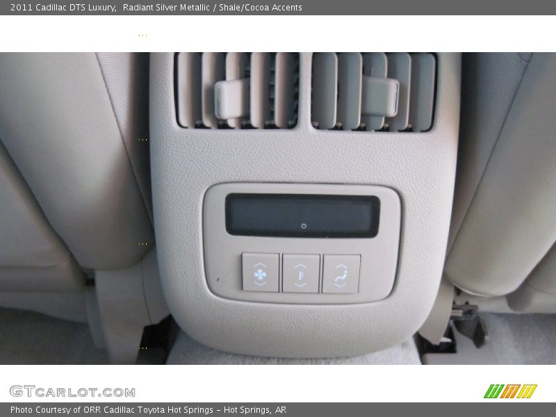 Radiant Silver Metallic / Shale/Cocoa Accents 2011 Cadillac DTS Luxury