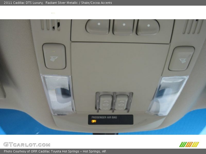 Radiant Silver Metallic / Shale/Cocoa Accents 2011 Cadillac DTS Luxury
