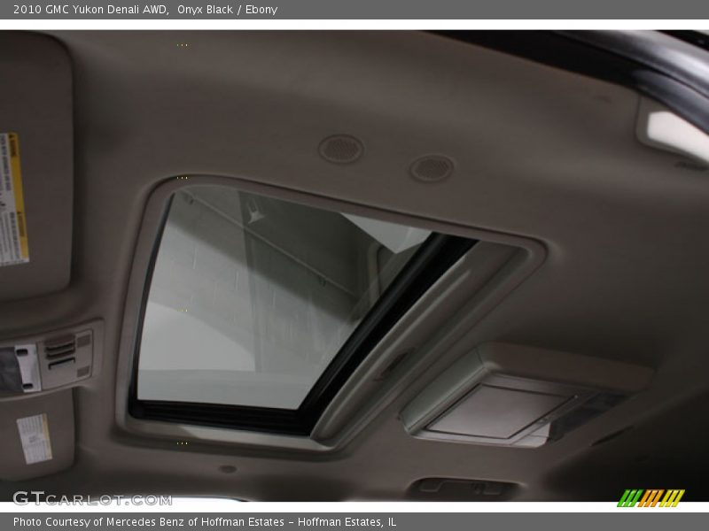 Onyx Black / Ebony 2010 GMC Yukon Denali AWD