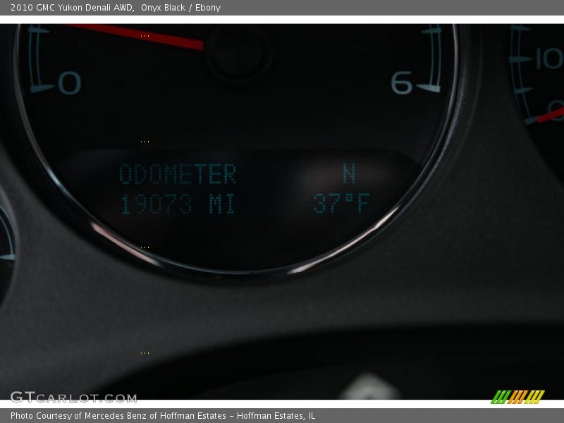 Onyx Black / Ebony 2010 GMC Yukon Denali AWD
