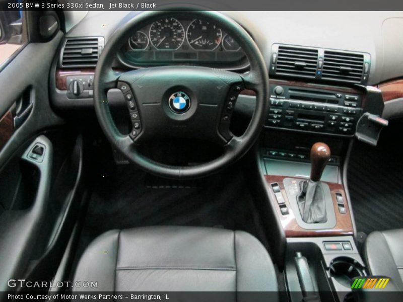Jet Black / Black 2005 BMW 3 Series 330xi Sedan