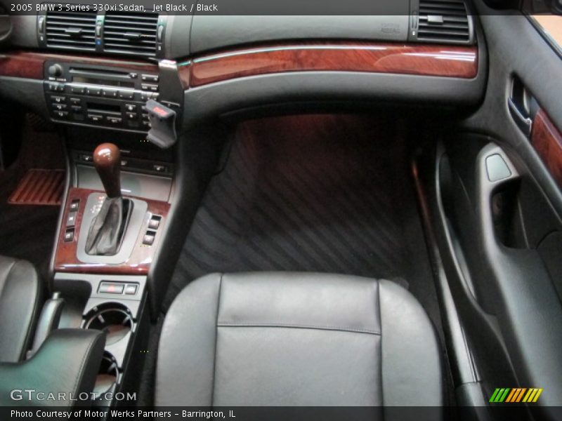 Jet Black / Black 2005 BMW 3 Series 330xi Sedan