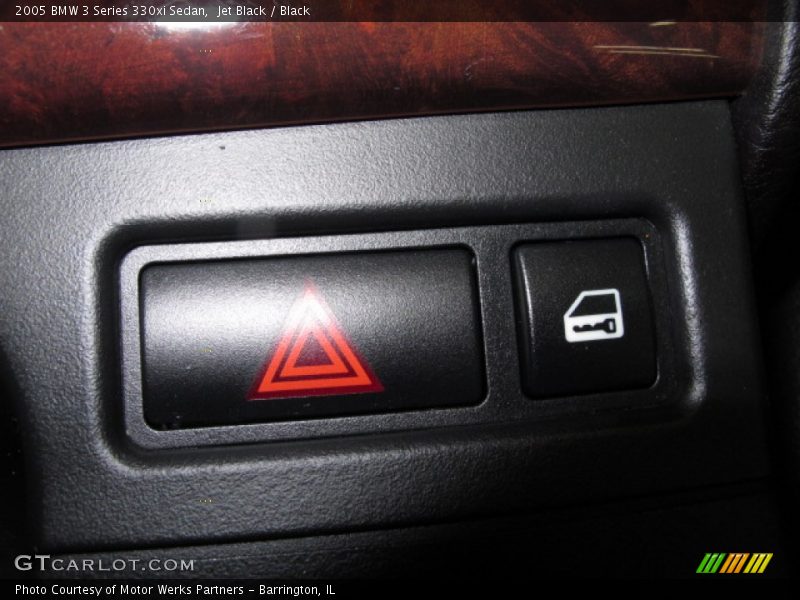 Jet Black / Black 2005 BMW 3 Series 330xi Sedan
