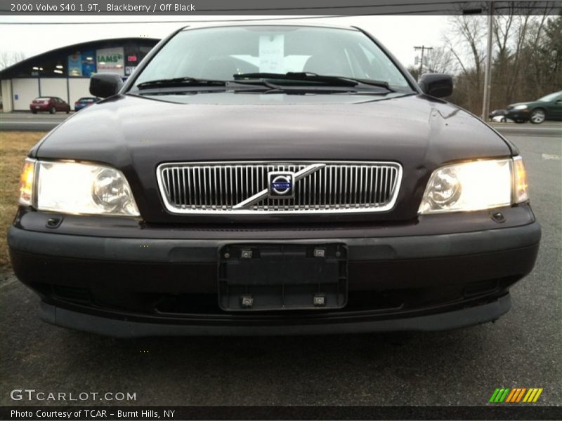 Blackberry / Off Black 2000 Volvo S40 1.9T