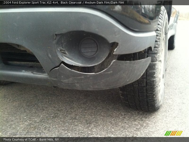 Black Clearcoat / Medium Dark Flint/Dark Flint 2004 Ford Explorer Sport Trac XLS 4x4
