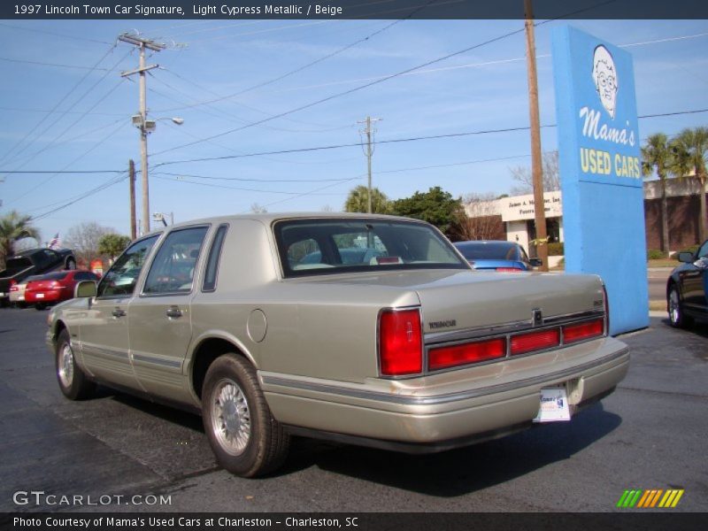 Light Cypress Metallic / Beige 1997 Lincoln Town Car Signature