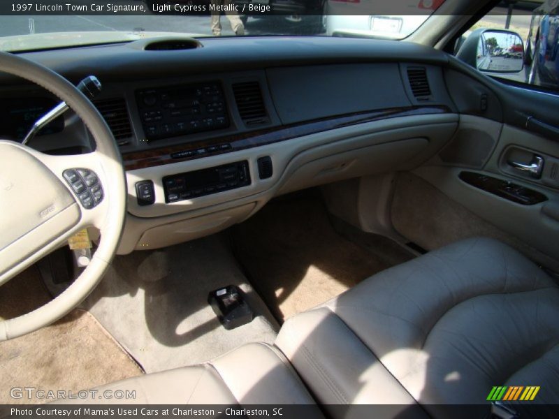Light Cypress Metallic / Beige 1997 Lincoln Town Car Signature