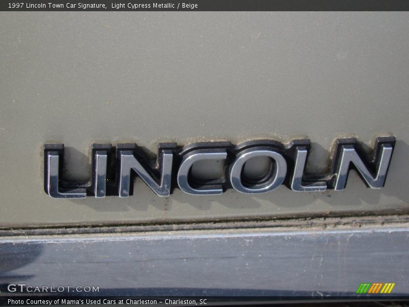 Light Cypress Metallic / Beige 1997 Lincoln Town Car Signature