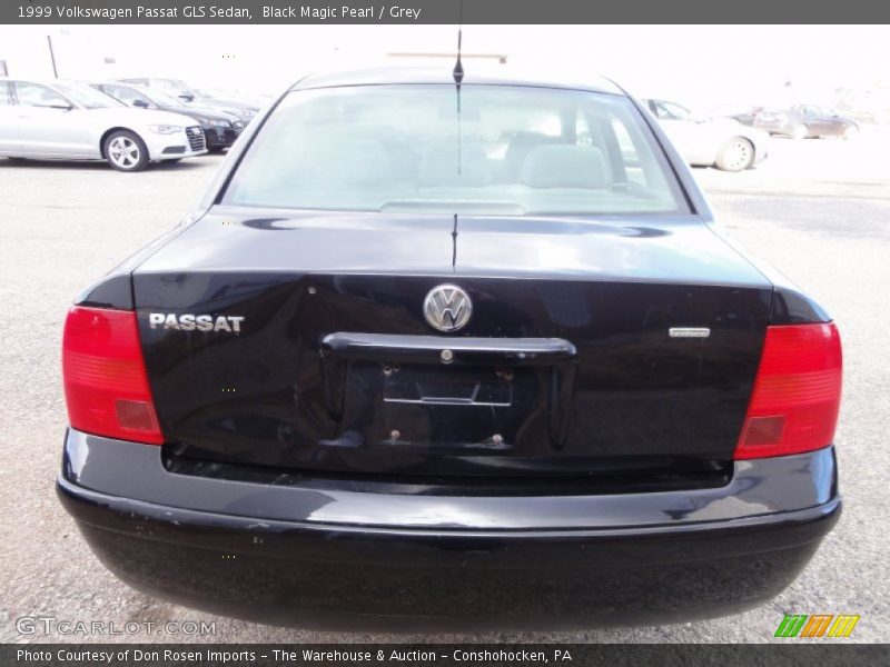 Black Magic Pearl / Grey 1999 Volkswagen Passat GLS Sedan
