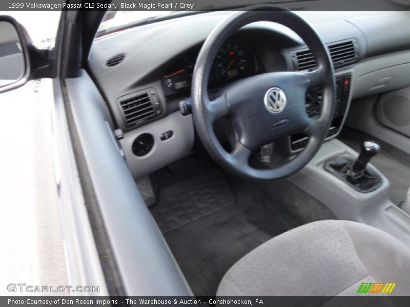 Black Magic Pearl / Grey 1999 Volkswagen Passat GLS Sedan