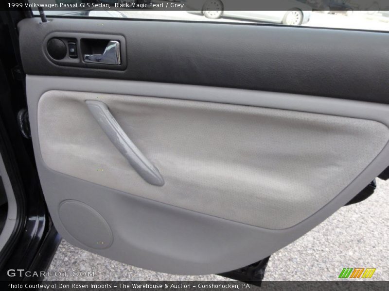 Black Magic Pearl / Grey 1999 Volkswagen Passat GLS Sedan