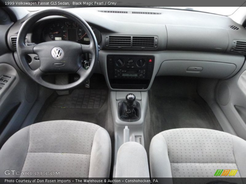 Black Magic Pearl / Grey 1999 Volkswagen Passat GLS Sedan