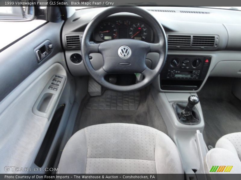 Black Magic Pearl / Grey 1999 Volkswagen Passat GLS Sedan