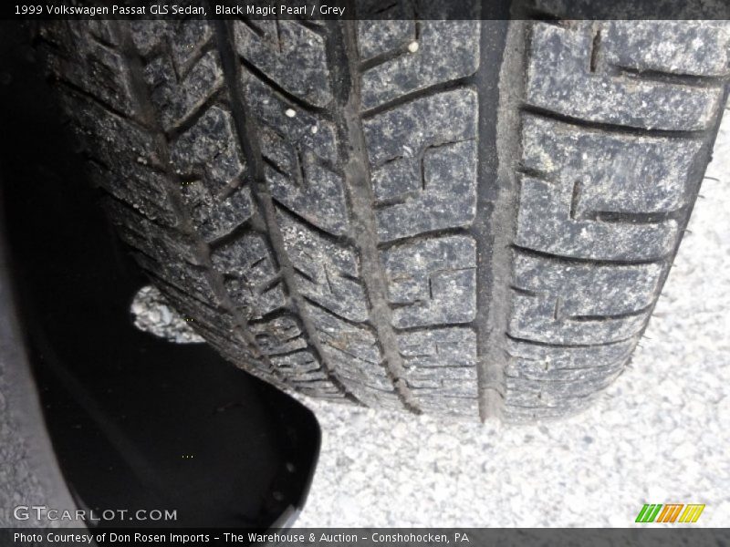 Black Magic Pearl / Grey 1999 Volkswagen Passat GLS Sedan